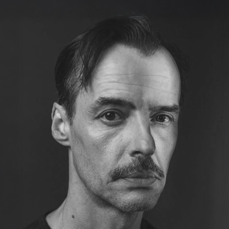 Paul Hilton headshot