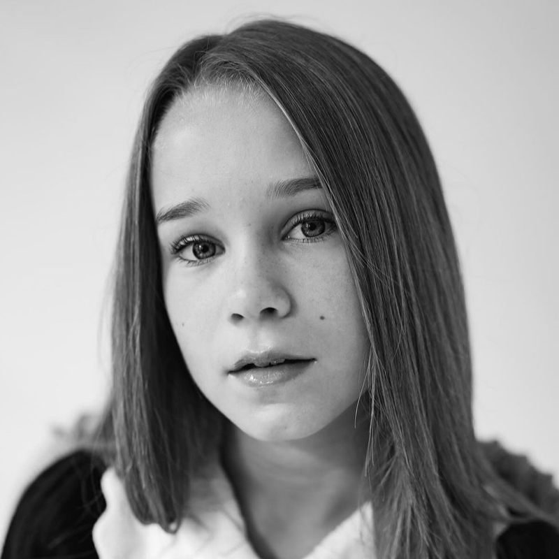 Alisha Weir headshot.