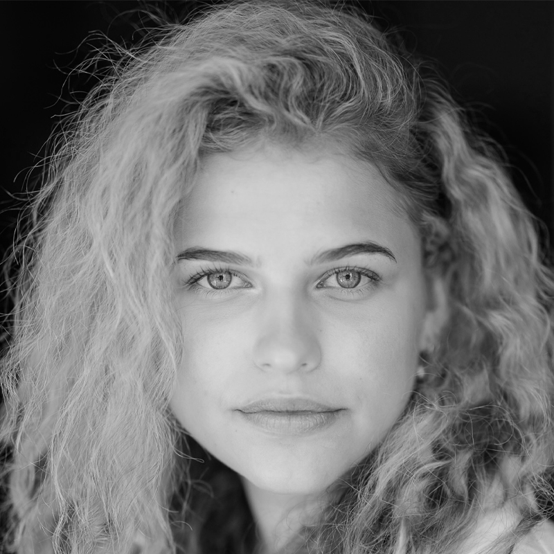 Clare Hughes headshot.
