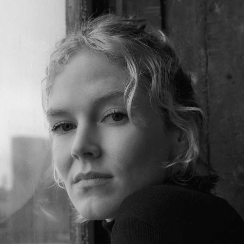 Rosy McEwen headshot.