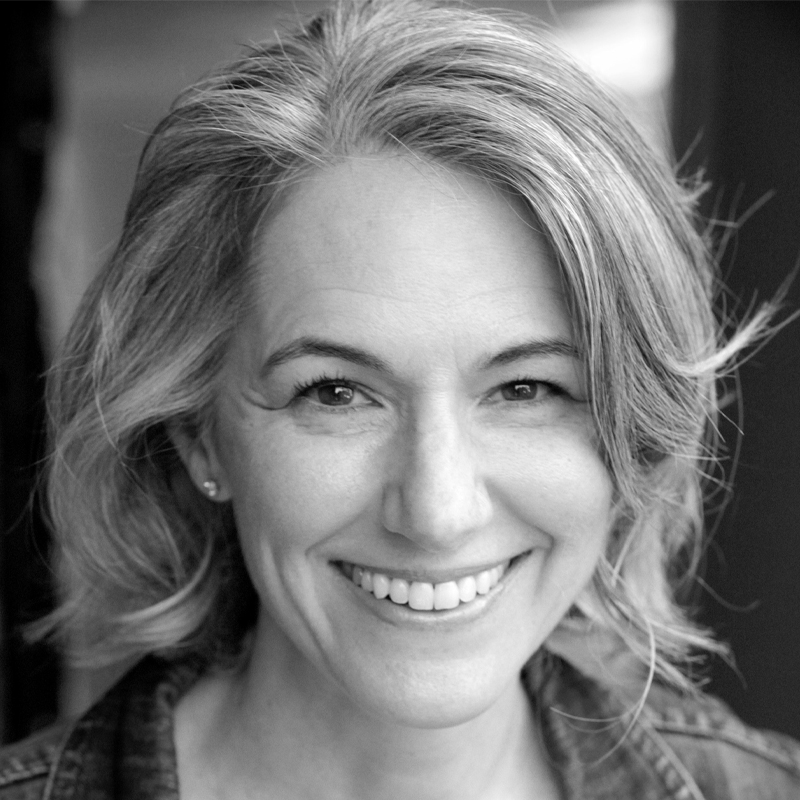 Headshot of Jennifer Woodward.