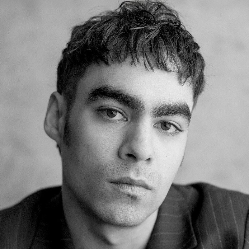 Seamus Dillane headshot